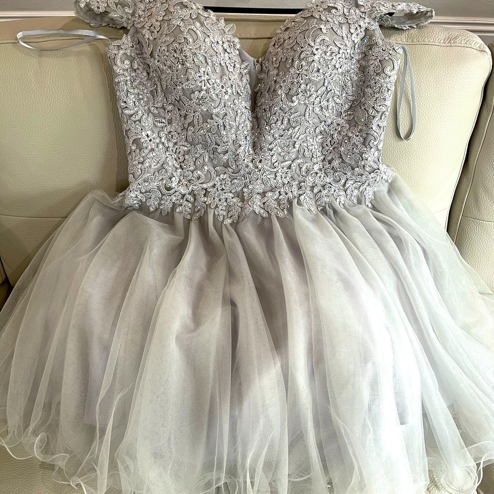Formal short tulle bottom dresss